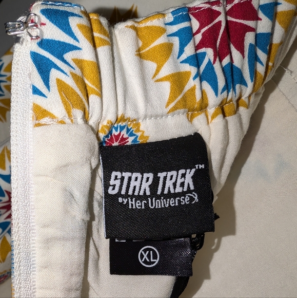 NWT Star Trek Starfleet Delta insignia sunburst skirt. - Picture 5 of 9